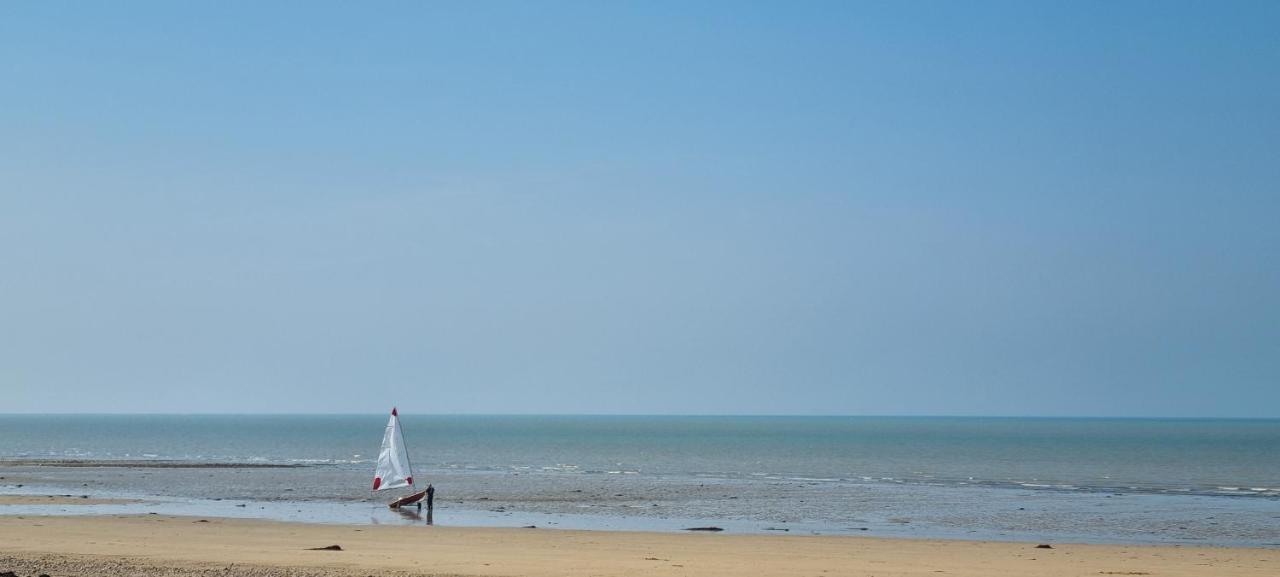 Maison De Vacances Bord De Mer Normandie Plage Du Debarquement Proche Caen Bernières-sur-Mer Kültér fotó